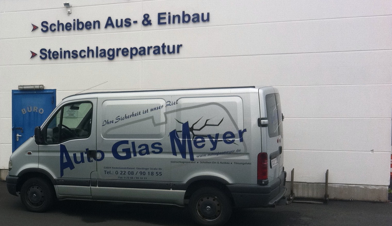 A-G-M  Auto-Glas-Meyer logo