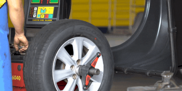 équilibreuse machine garage pneu